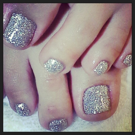 sparkle-toe-nails-77_14 Sparkle unghiile de la picioare
