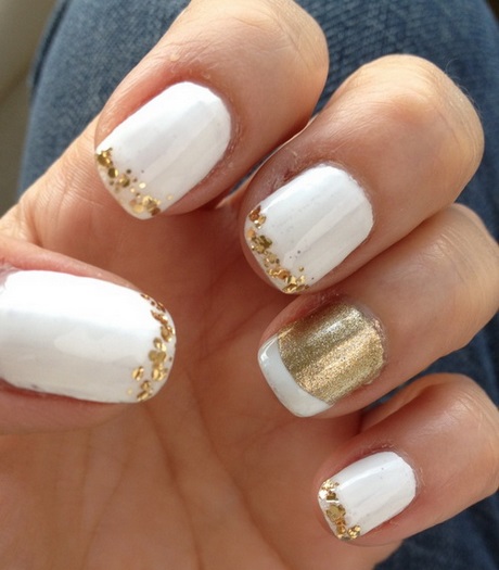 white-and-gold-acrylic-nail-designs-96_11 Modele de unghii acrilice albe și aurii