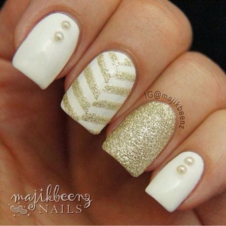 white-and-gold-acrylic-nail-designs-96_19 Modele de unghii acrilice albe și aurii