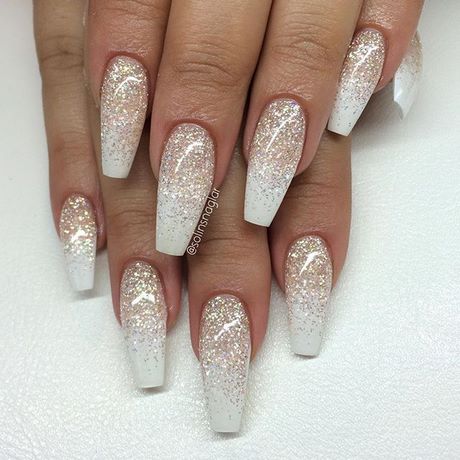 white-and-gold-acrylic-nail-designs-96_6 Modele de unghii acrilice albe și aurii