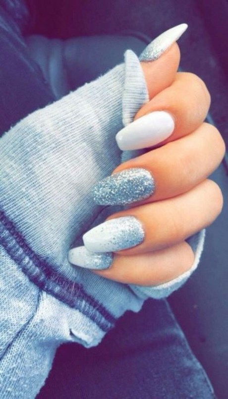 white-and-silver-glitter-nails-78_10 Unghii cu sclipici albe și argintii