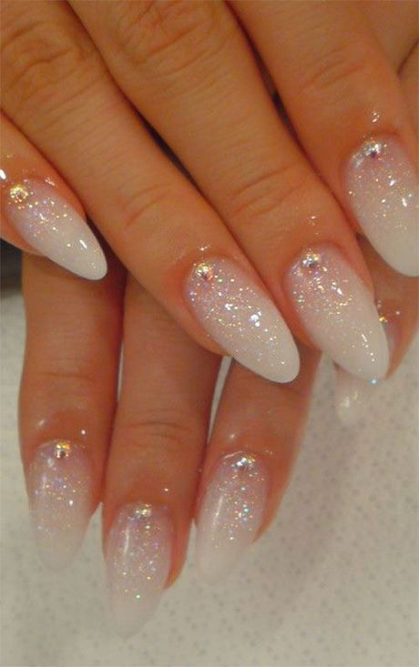 white-glitter-gel-nails-01_14 Unghii cu gel alb sclipici