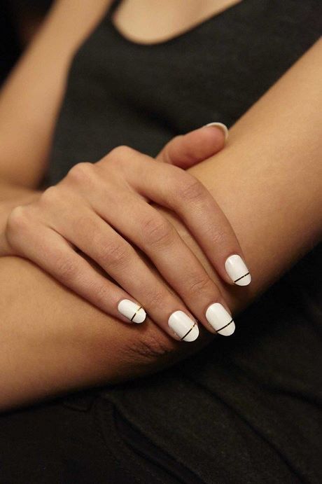 white-nails-trend-24_11 Unghii albe tendință