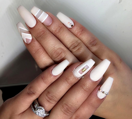 white-nails-trend-24_5 Unghii albe tendință