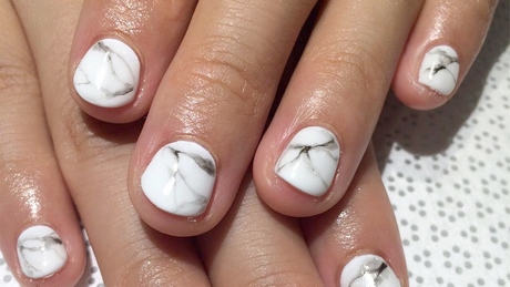 white-nails-trend-24_9 Unghii albe tendință