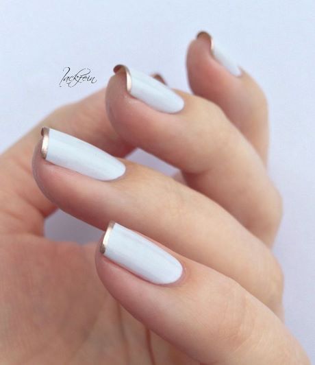white-nails-with-gold-15_17 Cuie albe cu aur