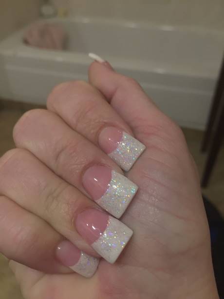 white-sparkle-acrylic-nails-13_17 Unghii acrilice cu strălucire albă