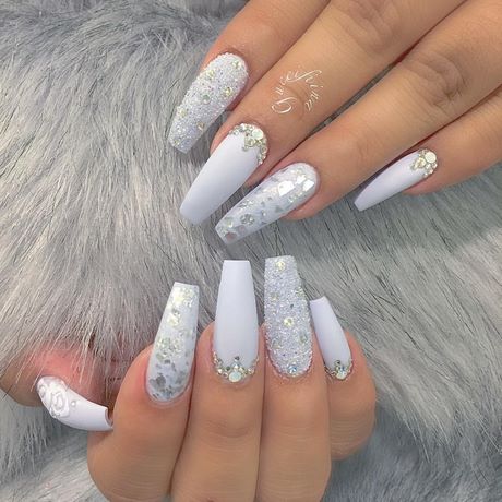 white-sparkle-acrylic-nails-13_18 Unghii acrilice cu strălucire albă