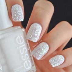 white-sparkly-nails-69_11 Unghii albe sclipitoare