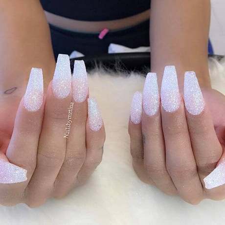 white-sparkly-nails-69_19 Unghii albe sclipitoare