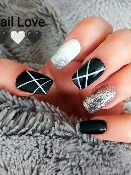 accent-nail-designs-2023-25_19 Modele de unghii Accent 2023