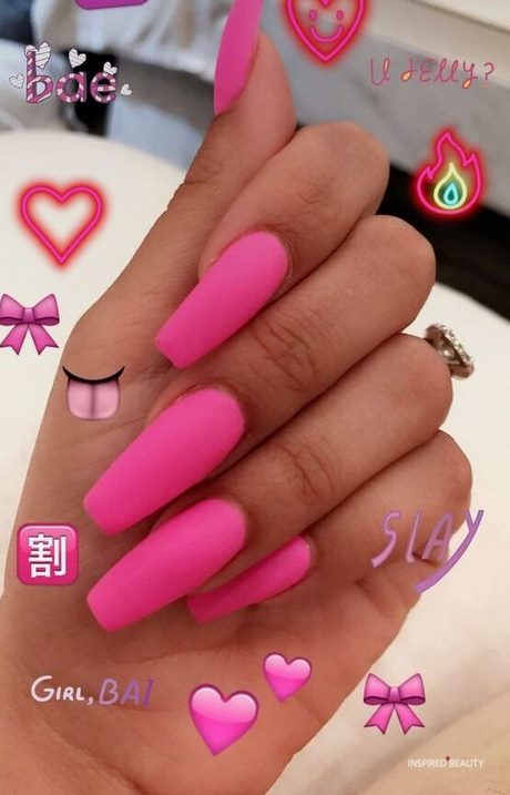 hot-pink-nail-designs-2023-02_3 Modele de unghii roz fierbinți 2023