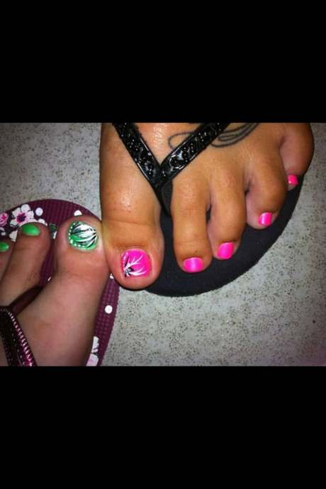nail-design-for-toes-2023-66_12 Design de unghii pentru degetele de la picioare 2023