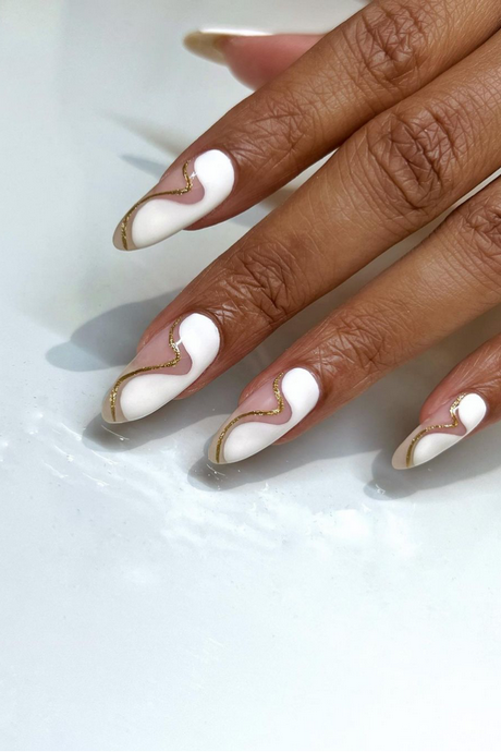nail-designs-2023-almond-shape-17 Modele de unghii 2023 formă de migdale