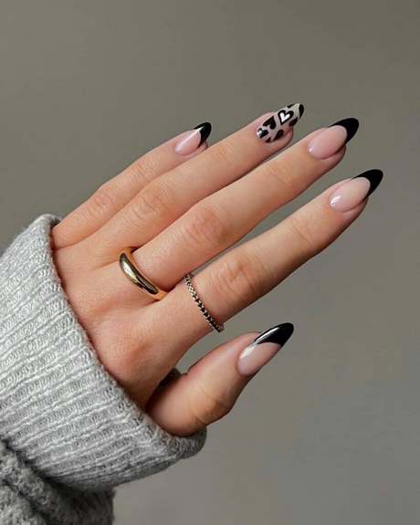 nail-designs-2023-almond-shape-17_10 Modele de unghii 2023 formă de migdale