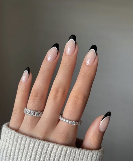 nail-designs-for-august-2023-49_10 Modele de unghii pentru august 2023