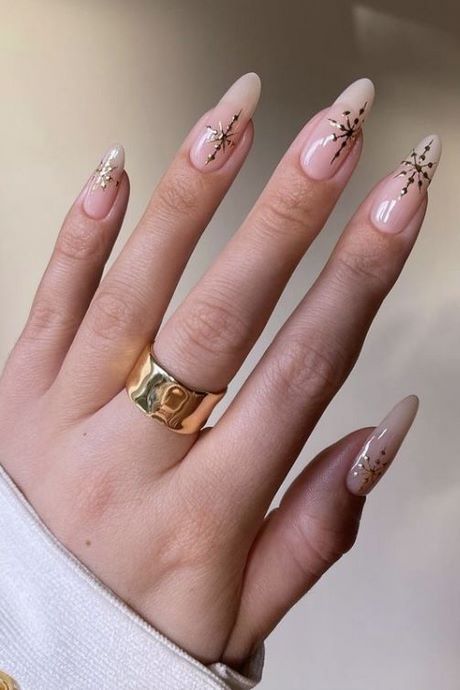 rose-gold-nail-designs-2023-00_14 Modele de unghii din aur roz 2023