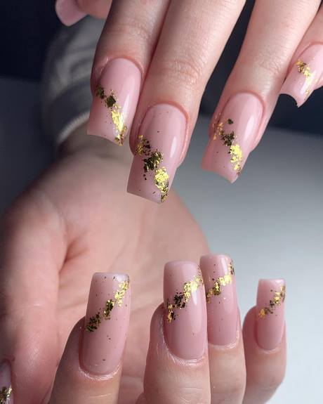 rose-gold-nail-designs-2023-00_2 Modele de unghii din aur roz 2023