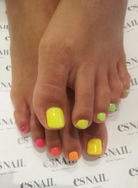 summer-toe-nail-art-designs-2023-02_7 Modele de artă de unghii de vară 2023