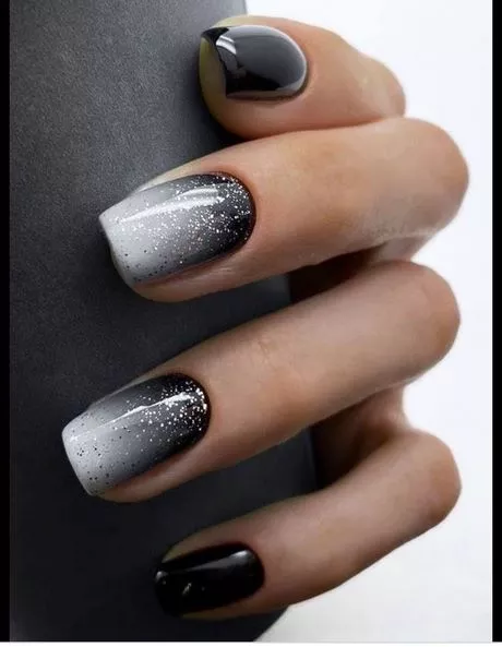 black-gel-nail-designs-2023-17_2-9 Modele de unghii cu gel negru 2023