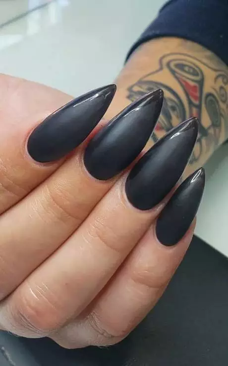 black-nail-designs-2023-coffin-80_10-2 Modele de unghii negre 2023 sicriu