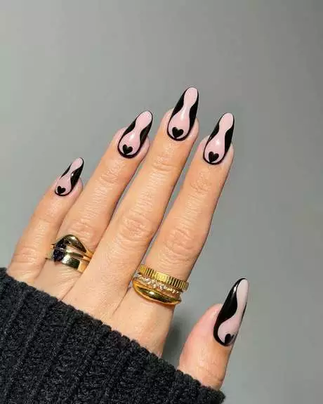 black-nails-design-2023-52_11-4 Designul unghiilor negre 2023
