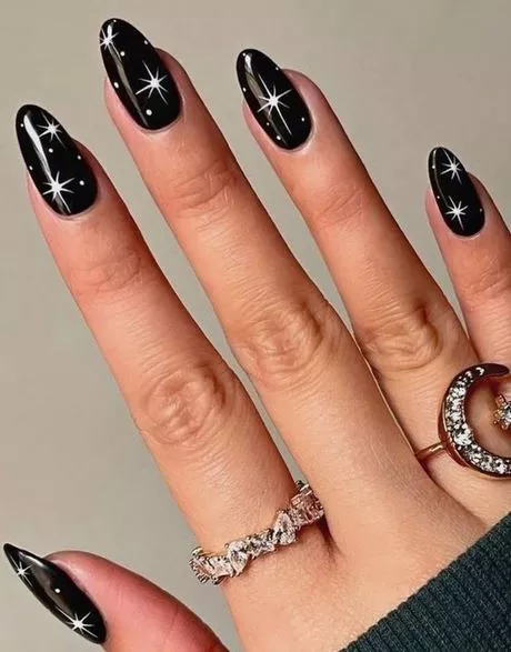 black-nails-designs-2023-55-2 Modele de unghii negre 2023