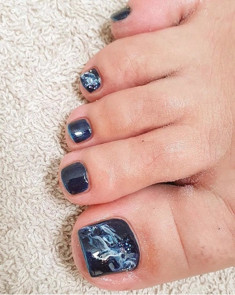 blue-toe-nail-designs-2023-62_10-3 Modele de unghii albastre 2023