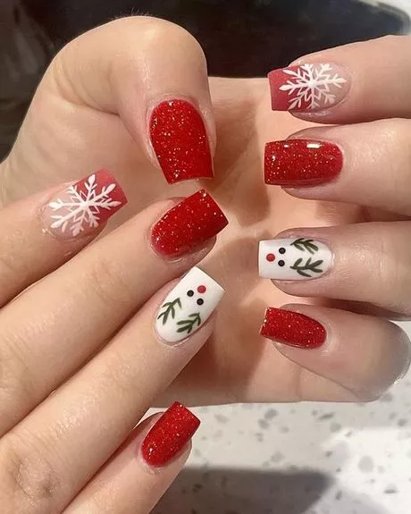 christmas-short-nail-designs-2023-23_3-9 Modele de unghii scurte de Crăciun 2023