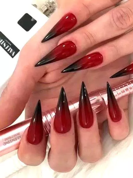 dark-red-nail-designs-2023-47_12-5 Modele de unghii roșu închis 2023