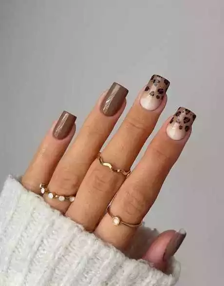 fall-nail-designs-for-short-nails-2023-88_8-14 Modele de unghii de toamnă pentru unghii scurte 2023