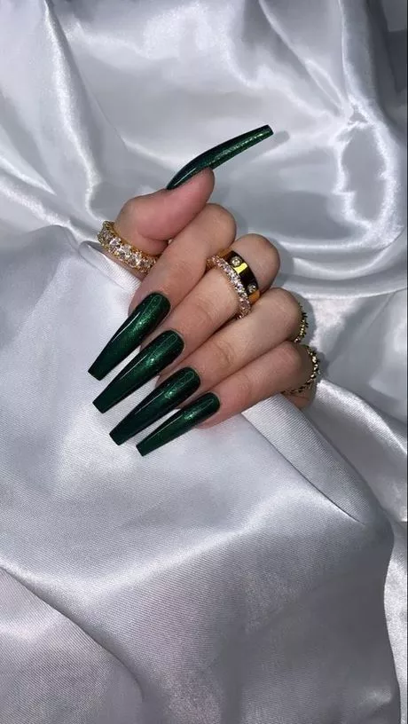 green-christmas-nail-designs-2023-81-2 Modele de Unghii verzi de Crăciun 2023