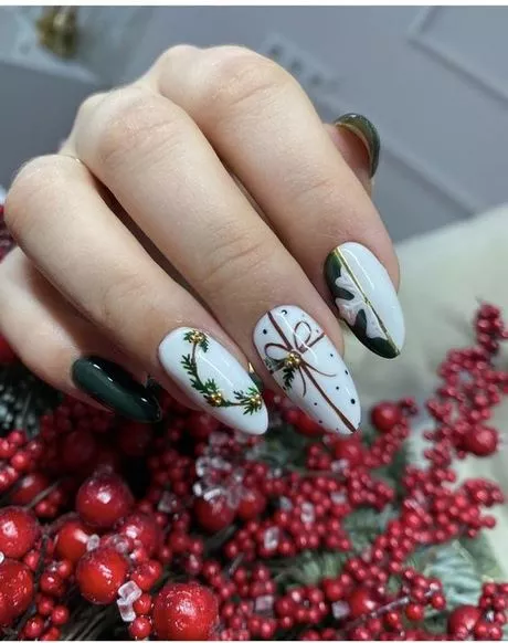 green-christmas-nail-designs-2023-81_8-19 Modele de Unghii verzi de Crăciun 2023