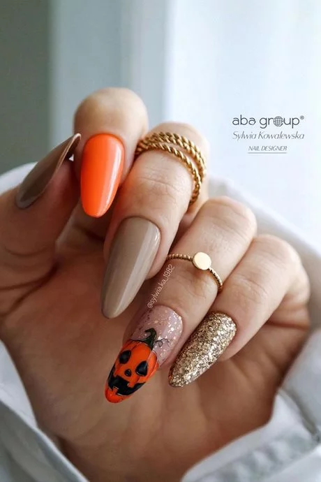 halloween-nails-2023-orange-90_13-7 Unghii de Halloween 2023 portocaliu