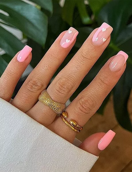 hot-pink-and-white-nail-designs-2023-20_9-18 Modele de unghii roz și alb 2023