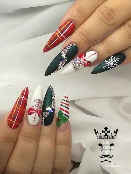 nails-designs-for-christmas-2023-55_6-17 Modele de unghii pentru Crăciun 2023
