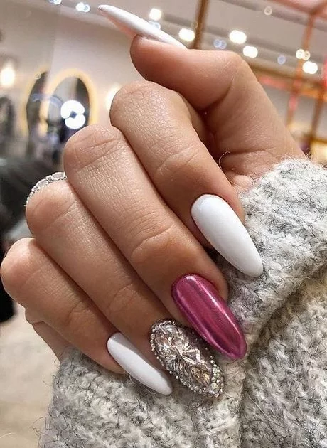pink-and-white-nail-designs-2023-36_11-3 Modele de unghii roz și alb 2023