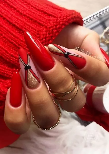 red-nail-designs-for-2023-50_8-19 Modele de unghii roșii pentru 2023