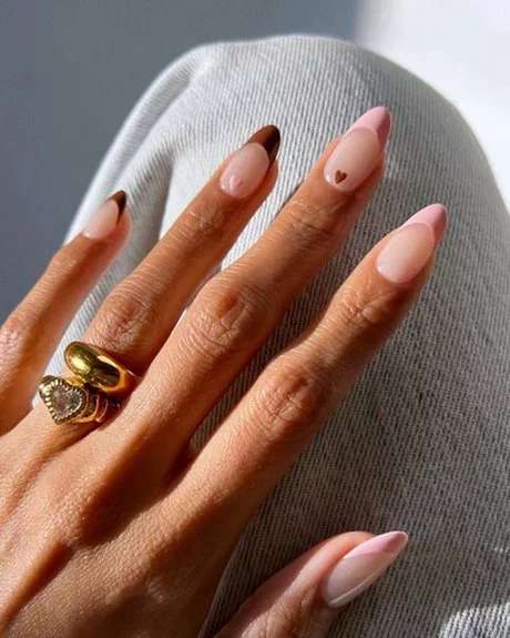 ring-finger-nail-design-2023-98_13-5 Designul unghiilor degetului inelar 2023
