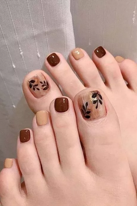 simple-toe-nail-designs-2023-06_3-6 Modele Simple de unghii de la picioare 2023