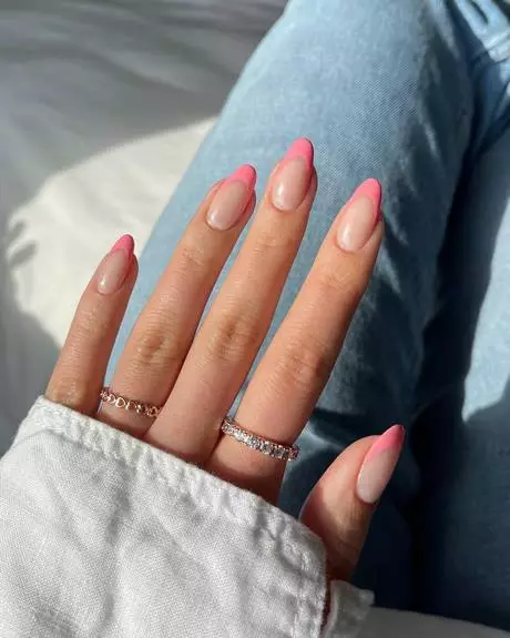 white-and-pink-nail-designs-2023-12-1 Modele de unghii albe și roz 2023