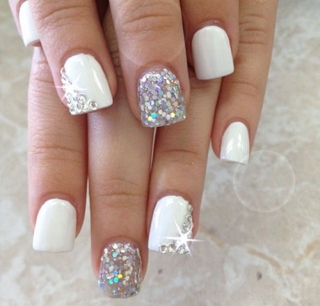 all-white-nail-designs-47_18 Toate modelele de unghii albe