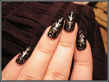 black-and-gold-toe-nail-designs-09_15 Modele de unghii negre și aurii