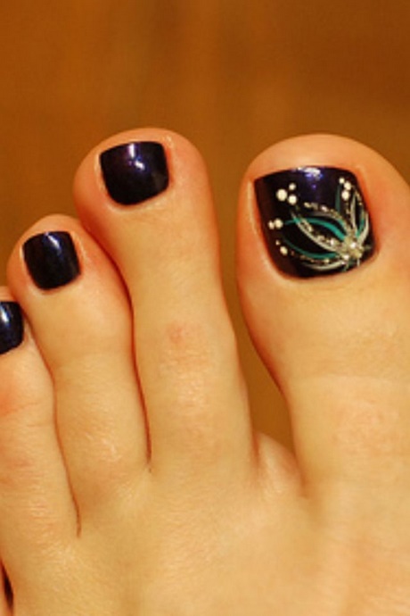 black-and-gold-toe-nail-designs-09_7 Modele de unghii negre și aurii