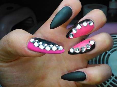 black-and-pink-nails-12_16 Unghii negre și roz