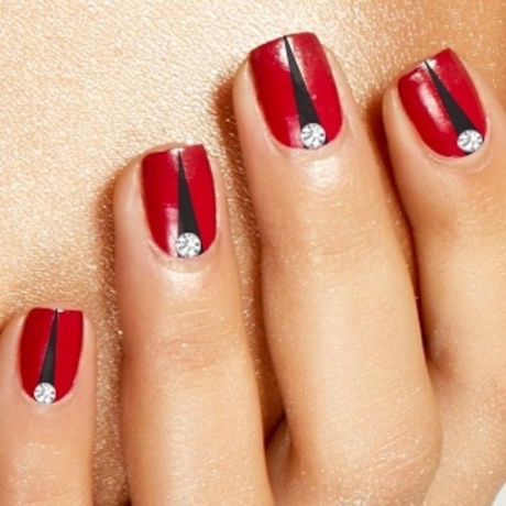 black-and-red-nails-90_9 Unghii negre și roșii