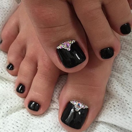 black-and-silver-toe-nail-designs-48_14 Modele de unghii negre și argintii