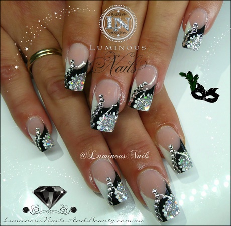 black-and-white-and-silver-nail-designs-85_12 Modele de unghii alb - negru și argintiu