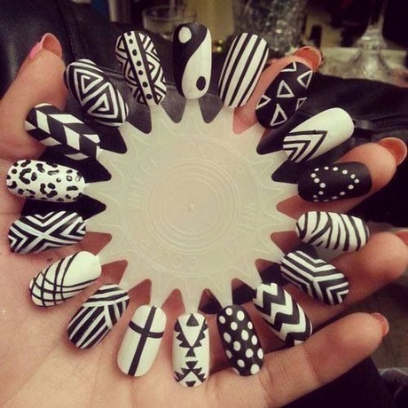 black-and-white-easy-nail-designs-41_14 Modele de unghii ușor alb-negru