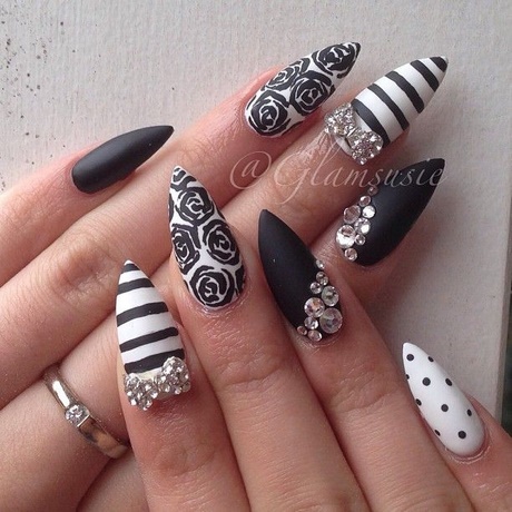 black-and-white-flower-nail-designs-96_4 Modele de unghii de flori alb-negru